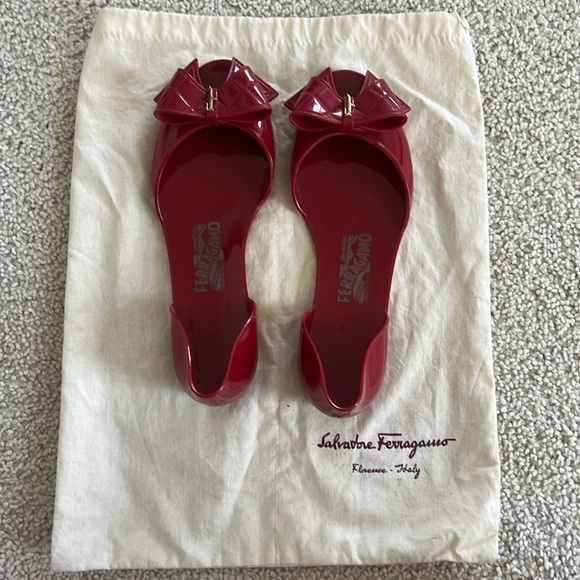 Salvatore Ferragamo Red Jelly Flats 7 Women’s - Picture 1 of 3